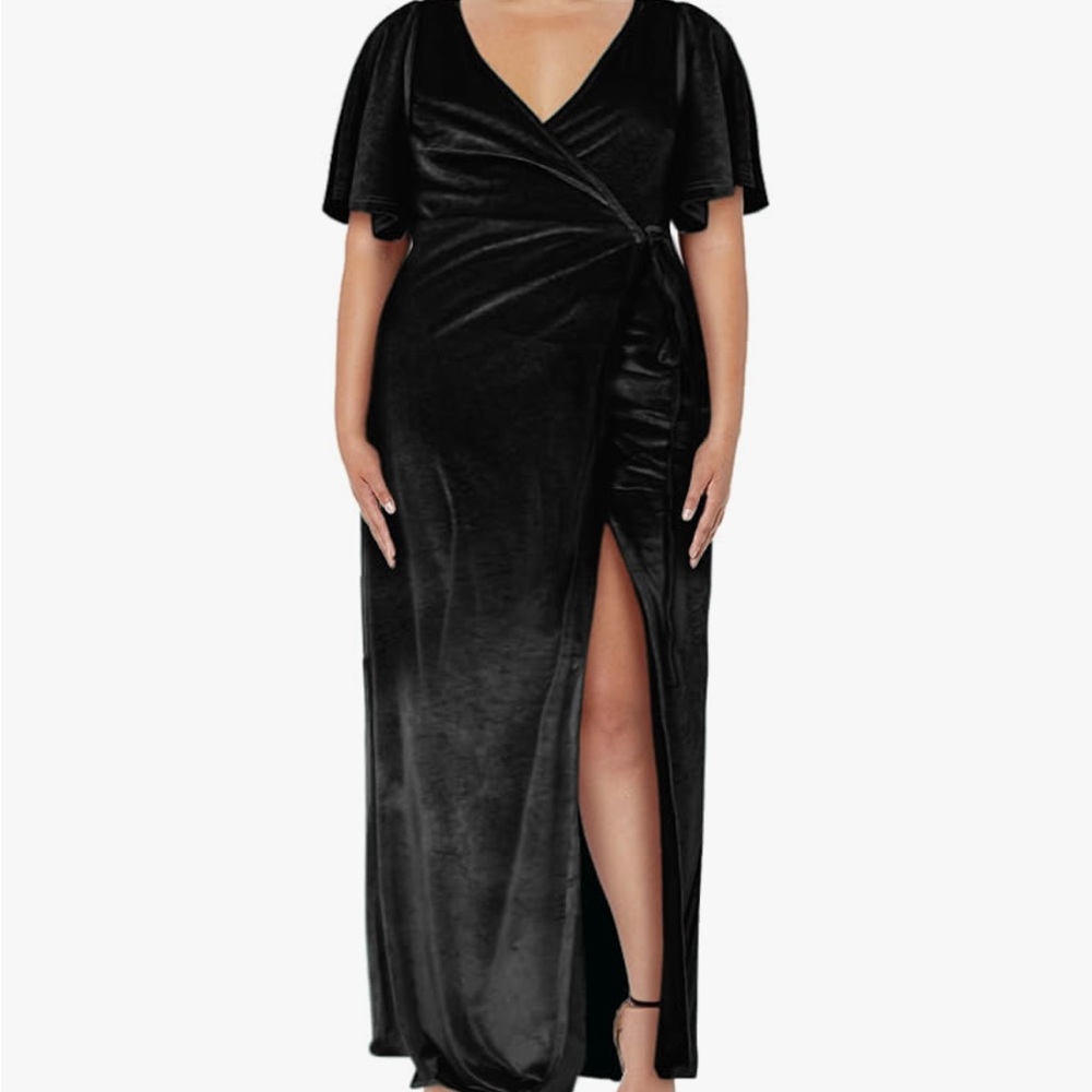 Chic Black Velvet Maxi Dress